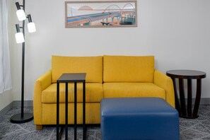 En 50-tommers smart-TV med Parabol-TV