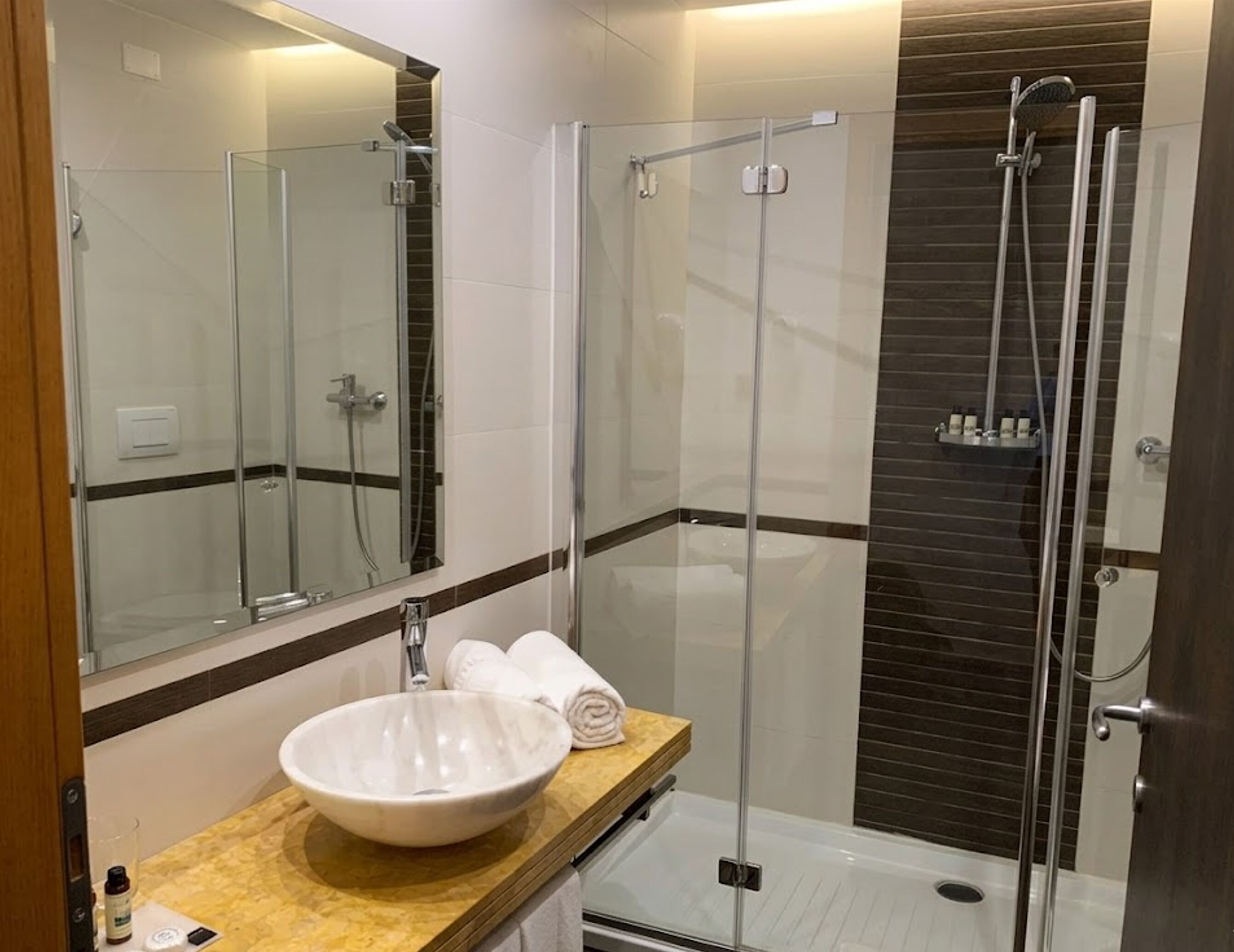 Cabezal de ducha tipo lluvia, artículos de tocador ecológicos