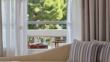 Deluxe Plus with Sea View | Terrace/patio