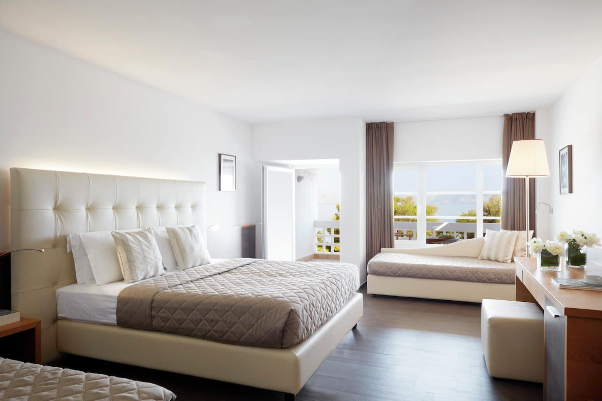 1 bedroom, minibar, in-room safe, individually decorated