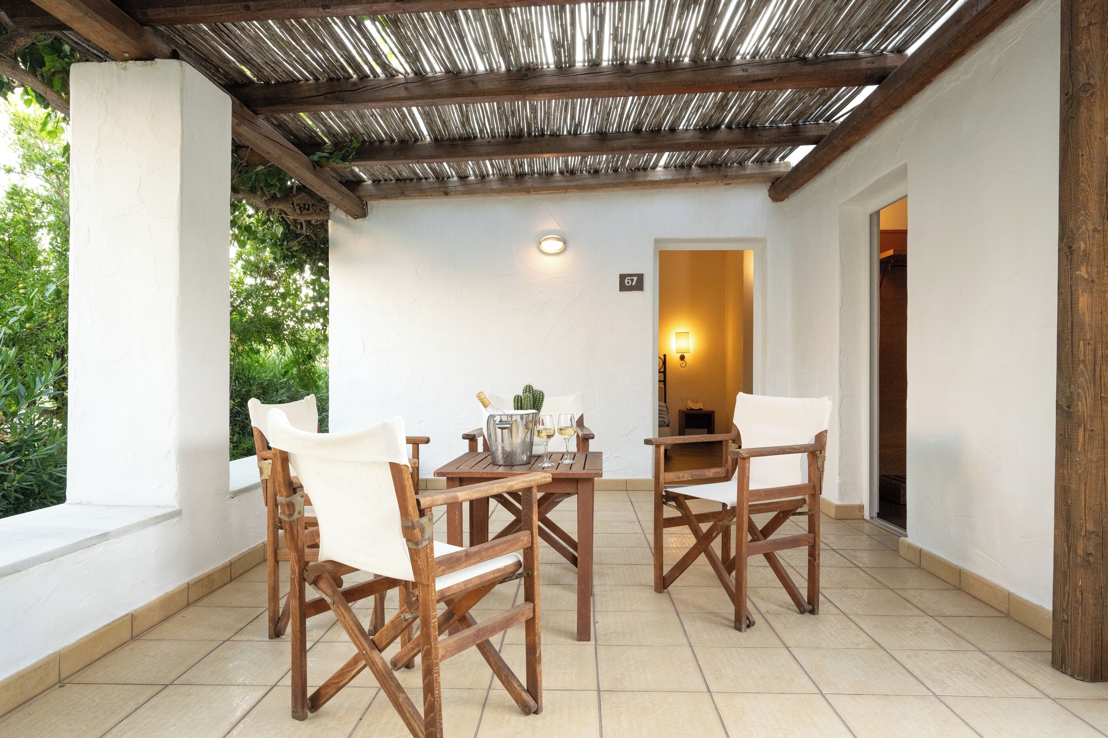 Minibar, coffres-forts dans les chambres, décoration personnalisée