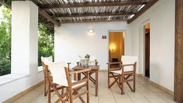 Minibar, coffres-forts dans les chambres, décoration personnalisée