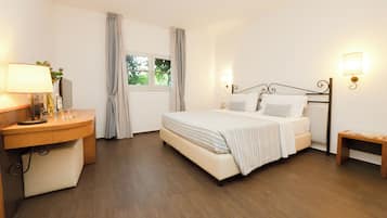 Minibar, coffres-forts dans les chambres, décoration personnalisée