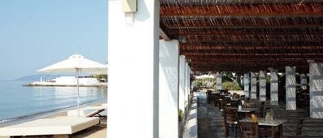 2 restauranter, lunsj serveres