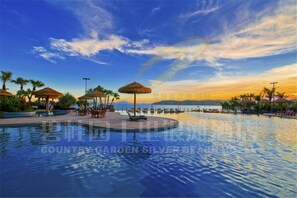 Piscine couverte, piscine extérieure