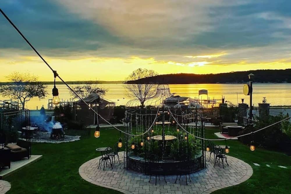 Baker House Hotel