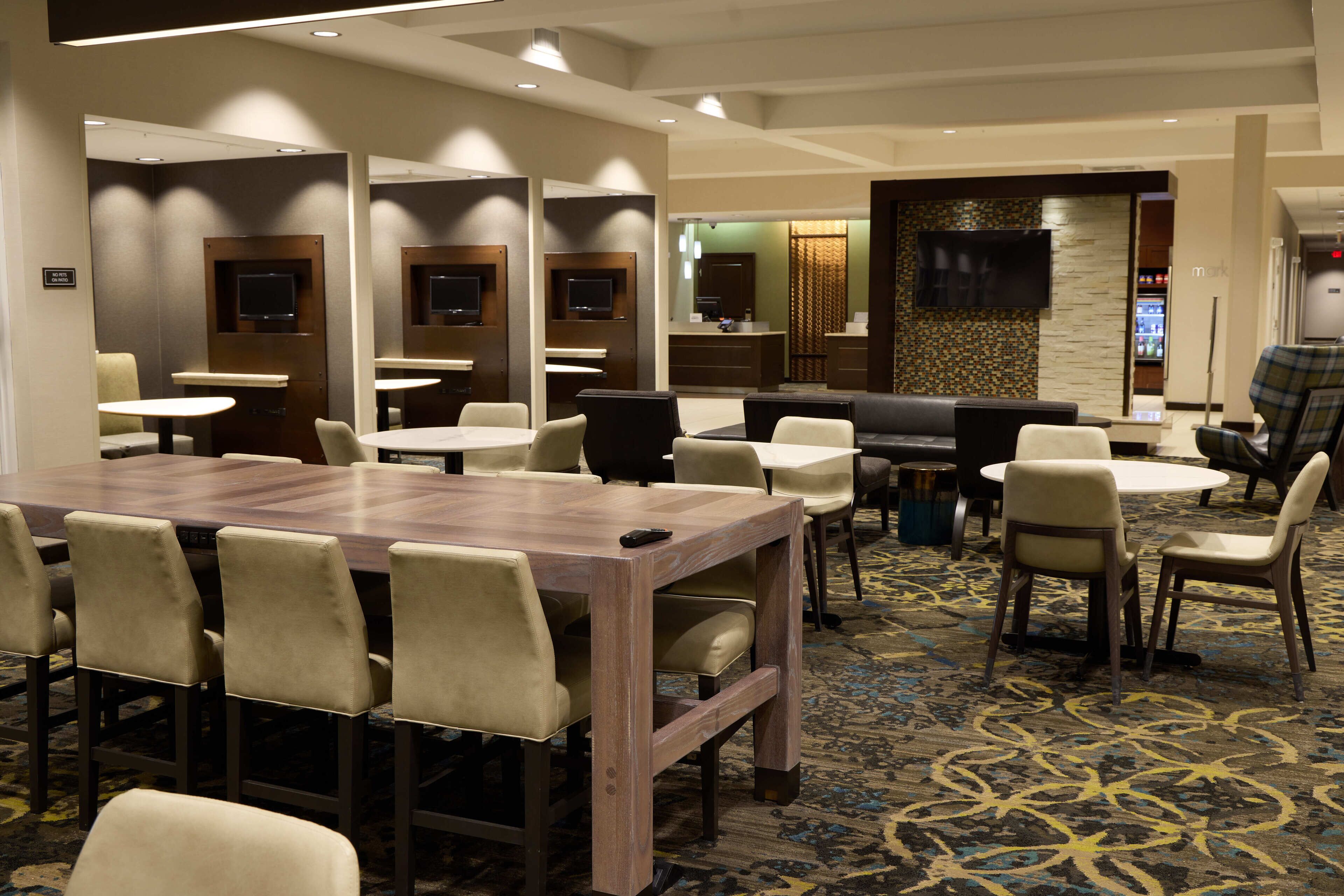Lobby lounge