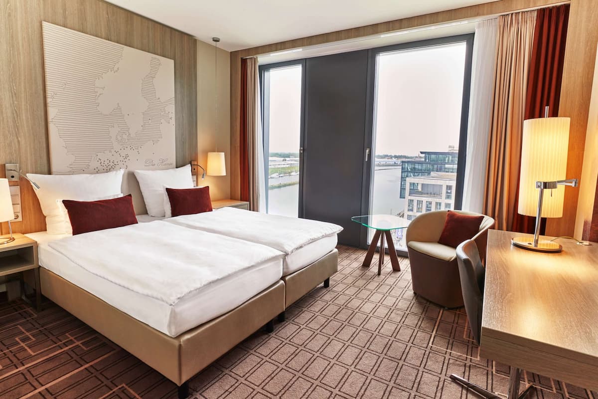 deluxe room | in-room safe, desk, soundproofing, free cots/infant beds