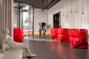 Lobby - art'otel Amsterdam powered by Radisson Hotels (Amsterdam)
