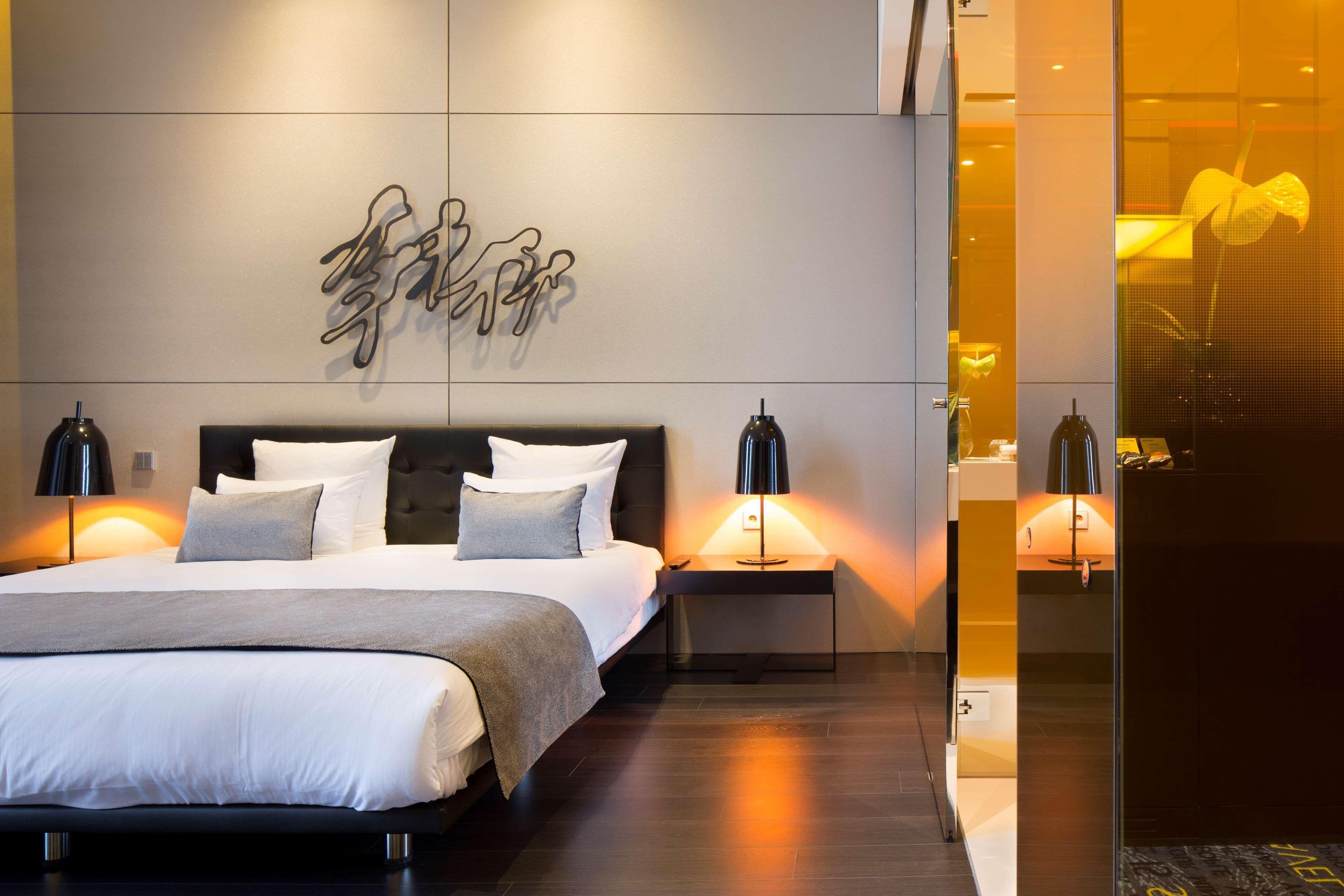 Juniorsvit - 1 kingsize-säng (Art Canal View) | Minibar, värdeförvaringsskåp på rummet och skrivbord