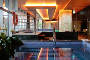 Piscine couverte