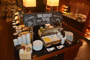 Daily buffet breakfast (HUF 4800 per person)