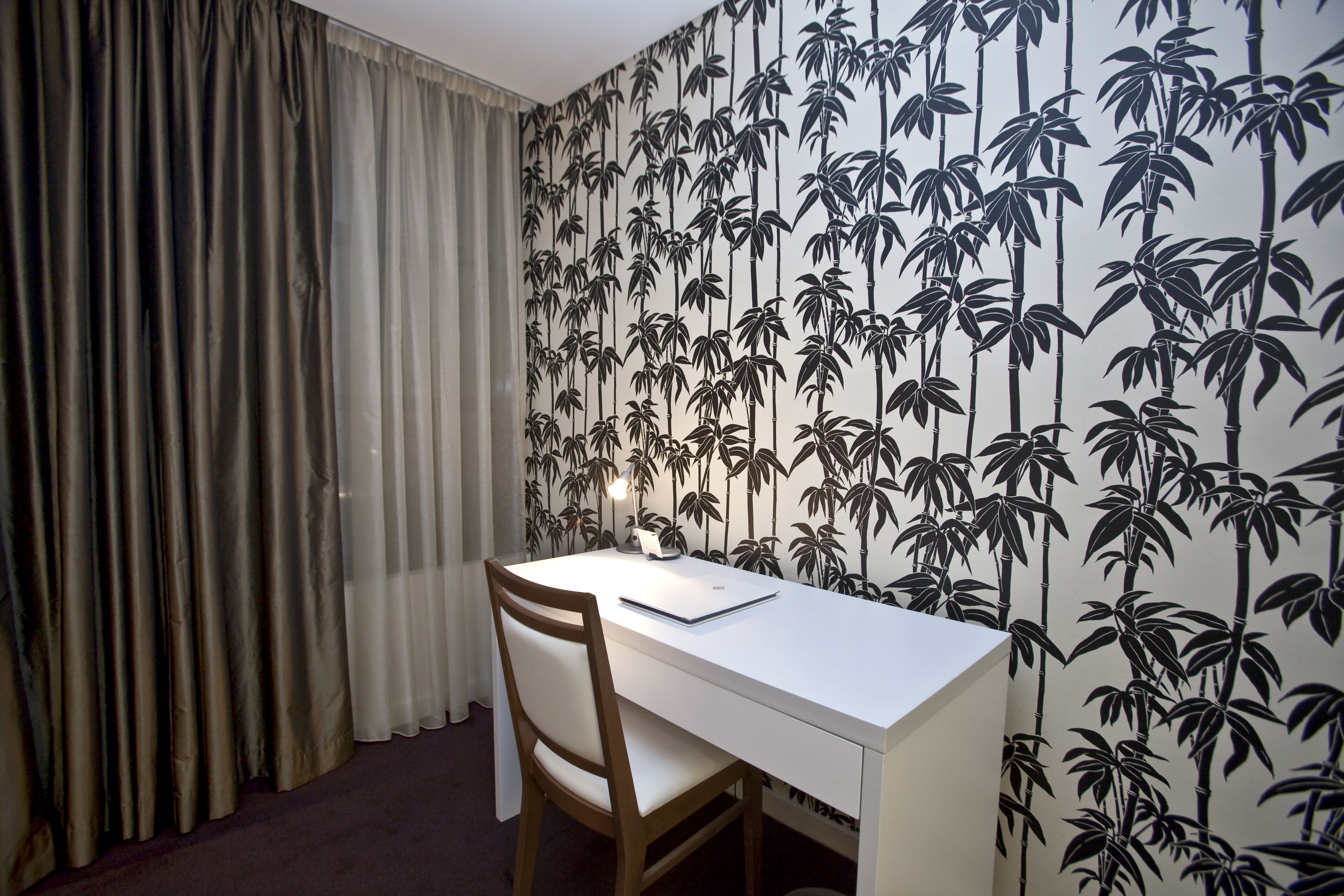 42-inch lcd tv with cable channels, tv