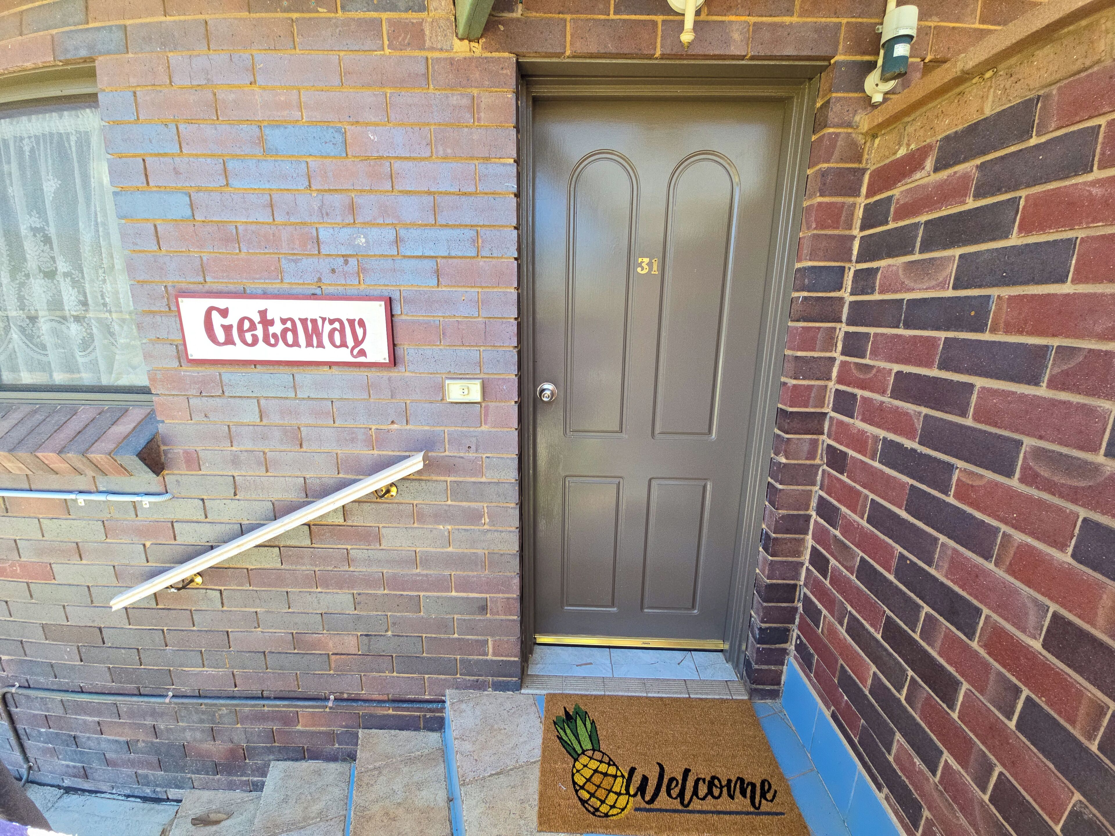 Quarto conforto | Escrivaninha, espaço de trabalho para notebook, cortinas blackout