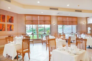 Breakfast, lunch, dinner served; international cuisine  - Charmillion Gardens Aquapark (Sharm El Sheikh)