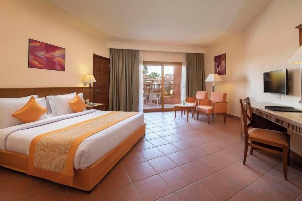 Family Triple Suite with Garden View