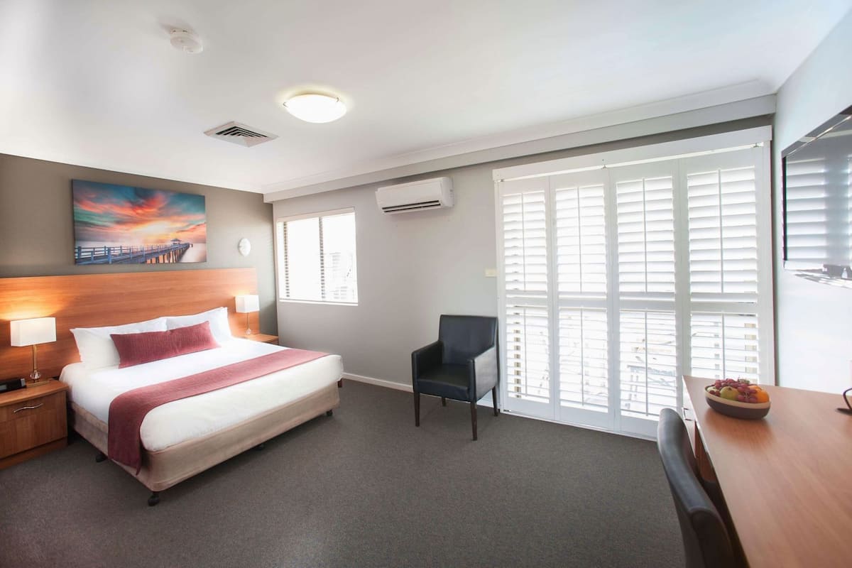 Desk, iron/ironing board, free WiFi, bed sheets