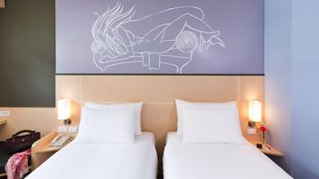 Standard Room, 2 Twin Beds | Premium bedding, in-room safe, desk, soundproofing
