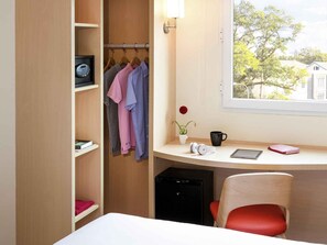 Literie de qualité supérieure, coffres-forts dans les chambres, bureau