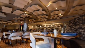 Restaurant - The Watershed (Norwalk)