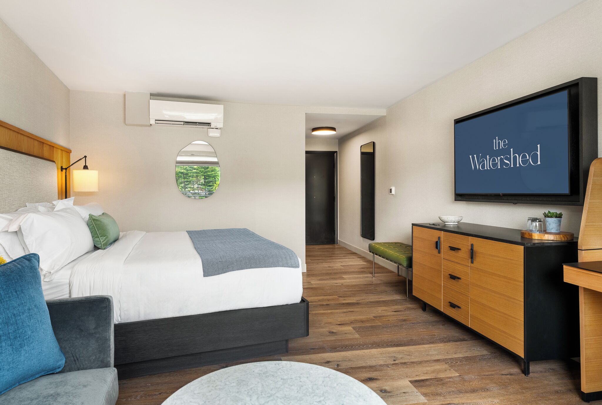 deluxe room, 1 king bed, city view (deluxe king) | premium bedding, in-room safe, desk, laptop workspace