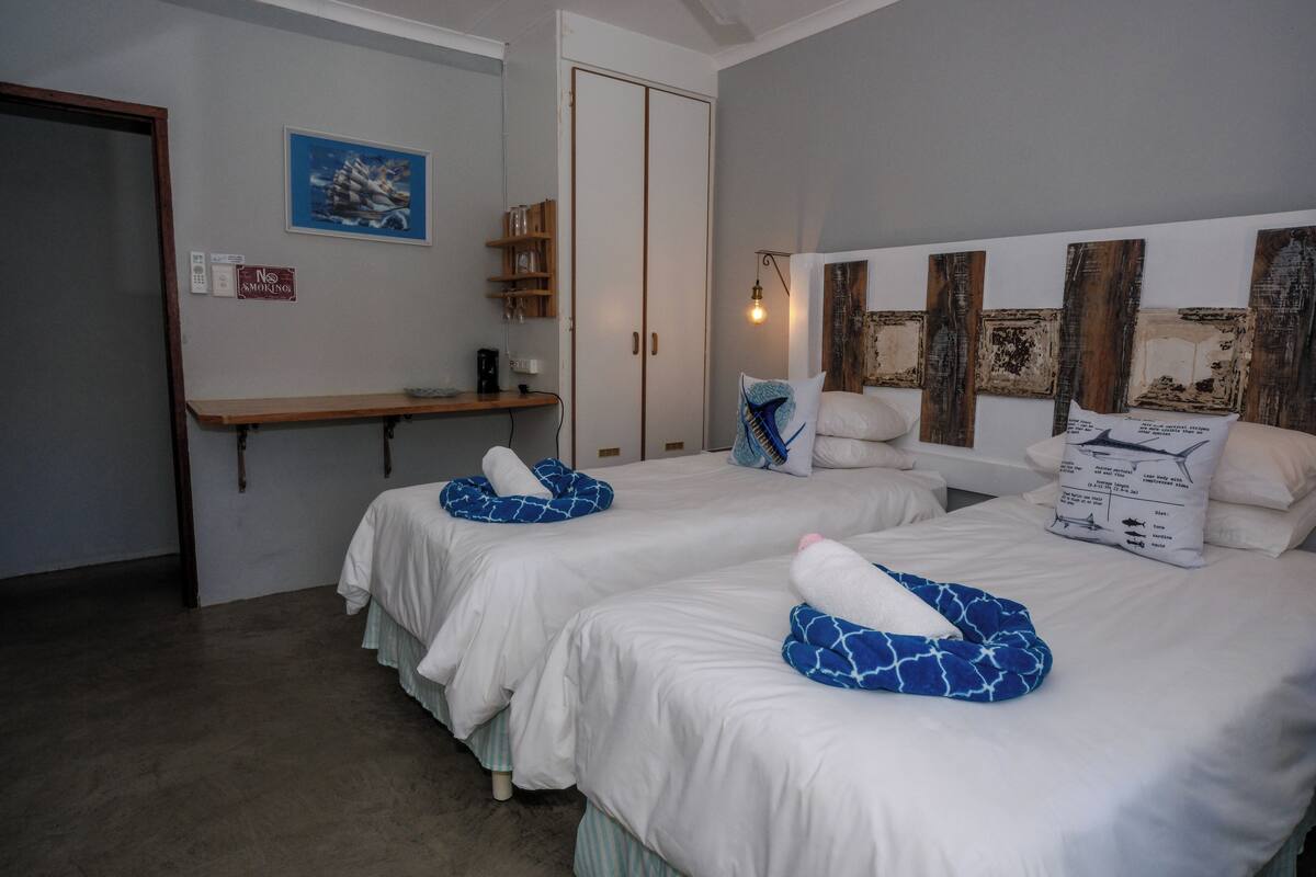 Family Suite | 1 dormitorio, decoración individual, mobiliario individual y escritorio