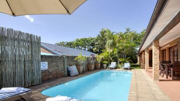 Outdoor pool, pool loungers