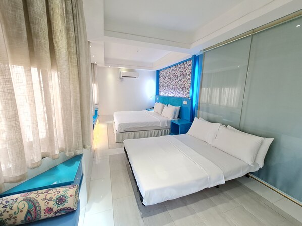 Desk, blackout drapes, free WiFi, bed sheets - Arenaa Star (Kuala Lumpur)