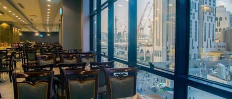 2 restaurants, breakfast served, international cuisine