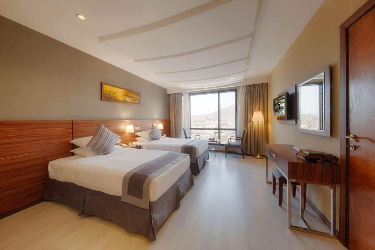 Standard Double Room, Side Haram View | 1 bedroom, in-room safe, soundproofing, iron/ironing board