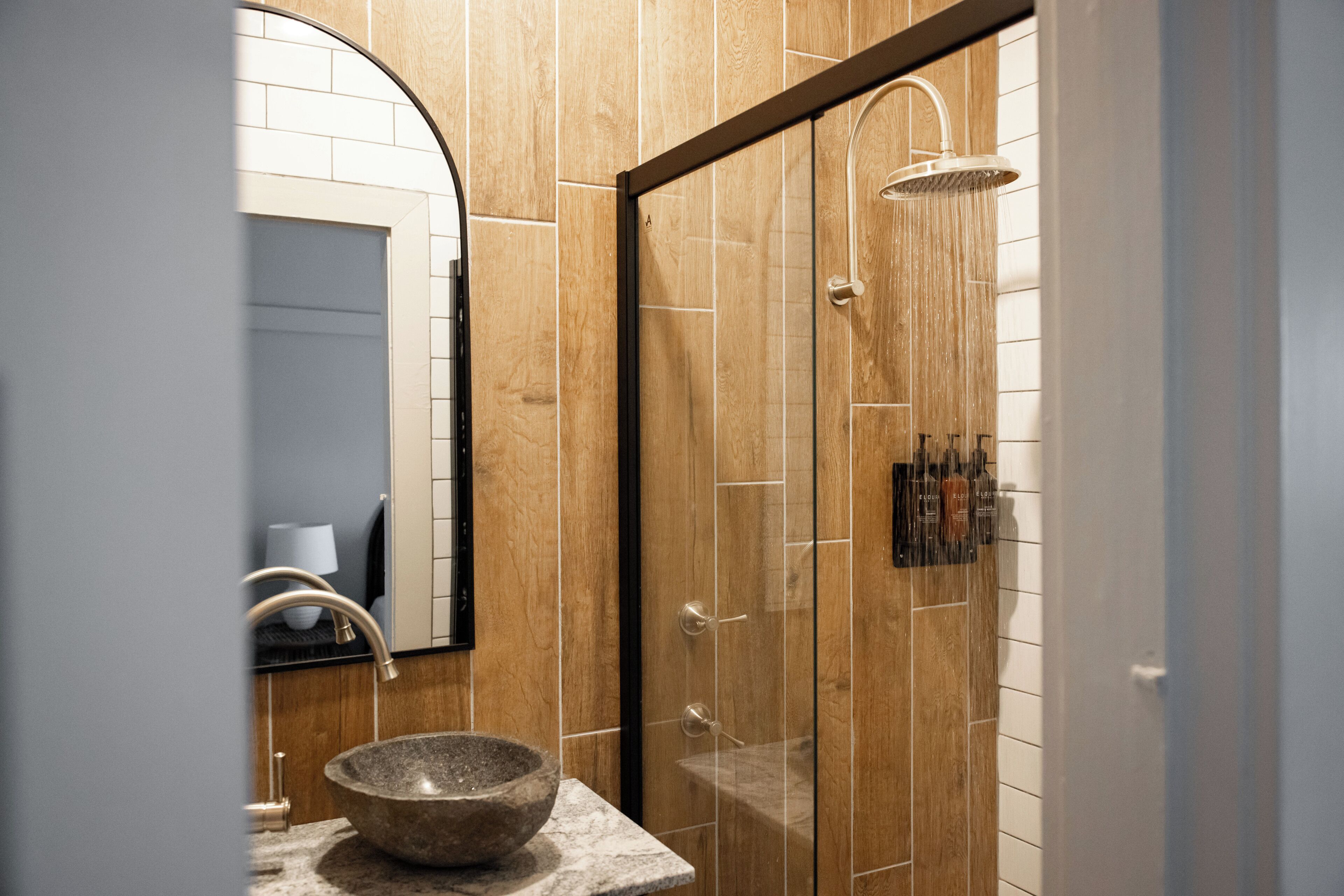 Marjorie Room (No Pets) | Bathroom | Free toiletries, hair dryer, towels