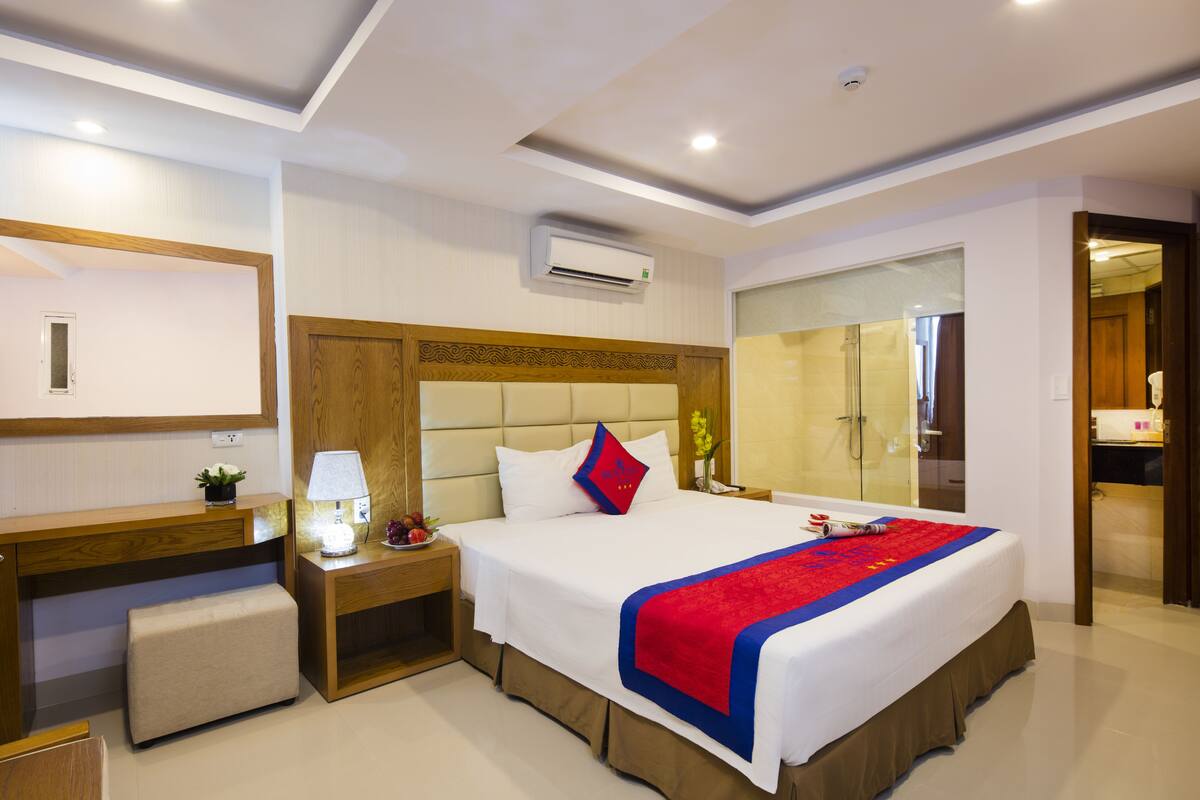 Minibar, in-room safe, desk, blackout curtains