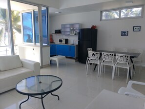 Apartment, 2 Bedrooms, Beach View | Private kitchen