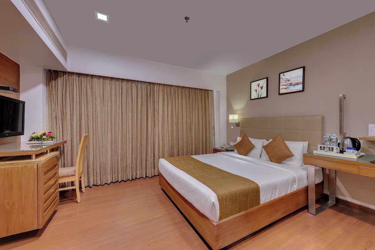 Standard Room | Premium bedding, minibar, in-room safe, desk