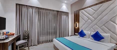 Premium bedding, minibar, in-room safe, desk
