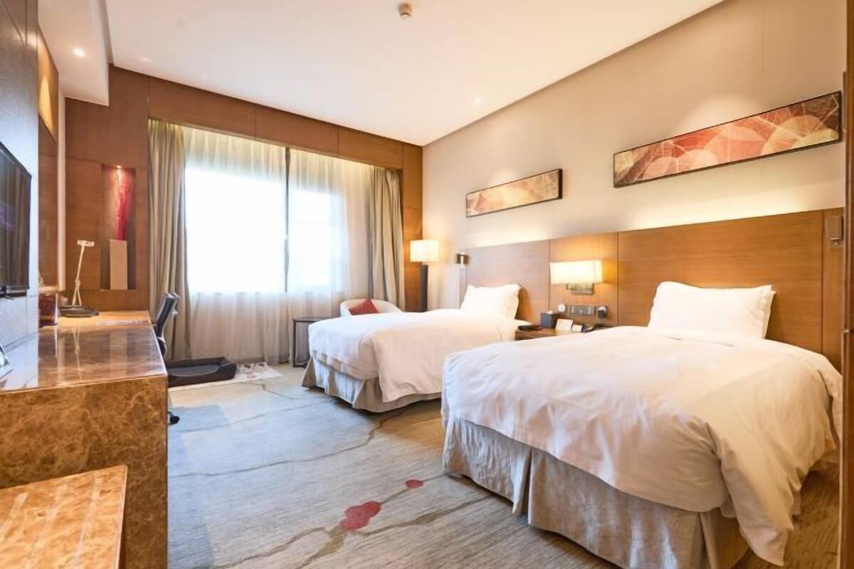 In-room safe, desk, laptop workspace, soundproofing