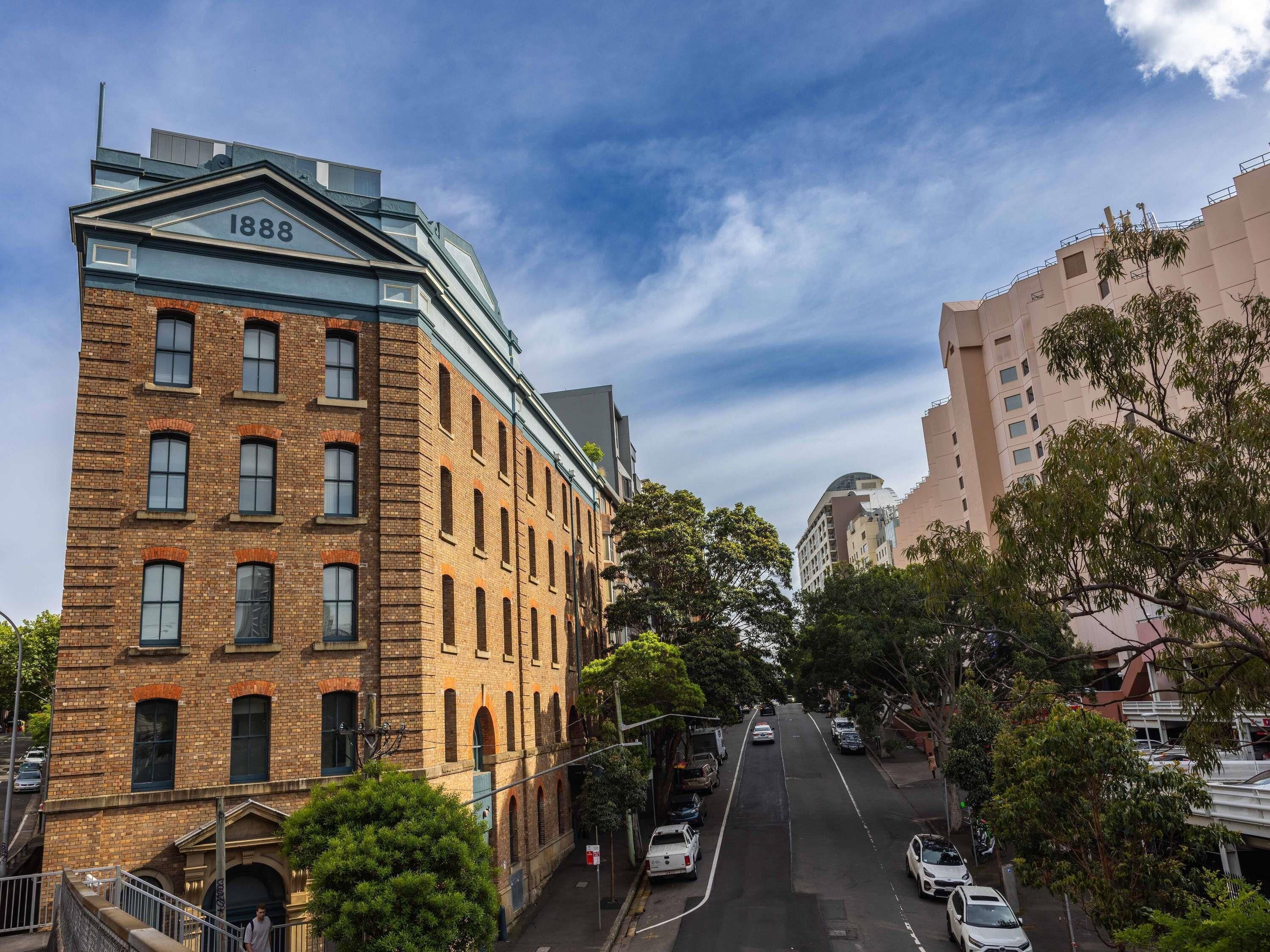 Luxe beddengoed, een kluis op de kamer, een bureau