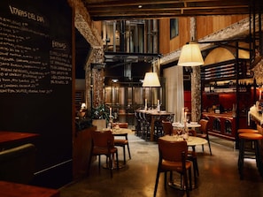 Breakfast and dinner served - Hotel Woolstore 1888, Sydney - Handwritten Collection (Pyrmont)