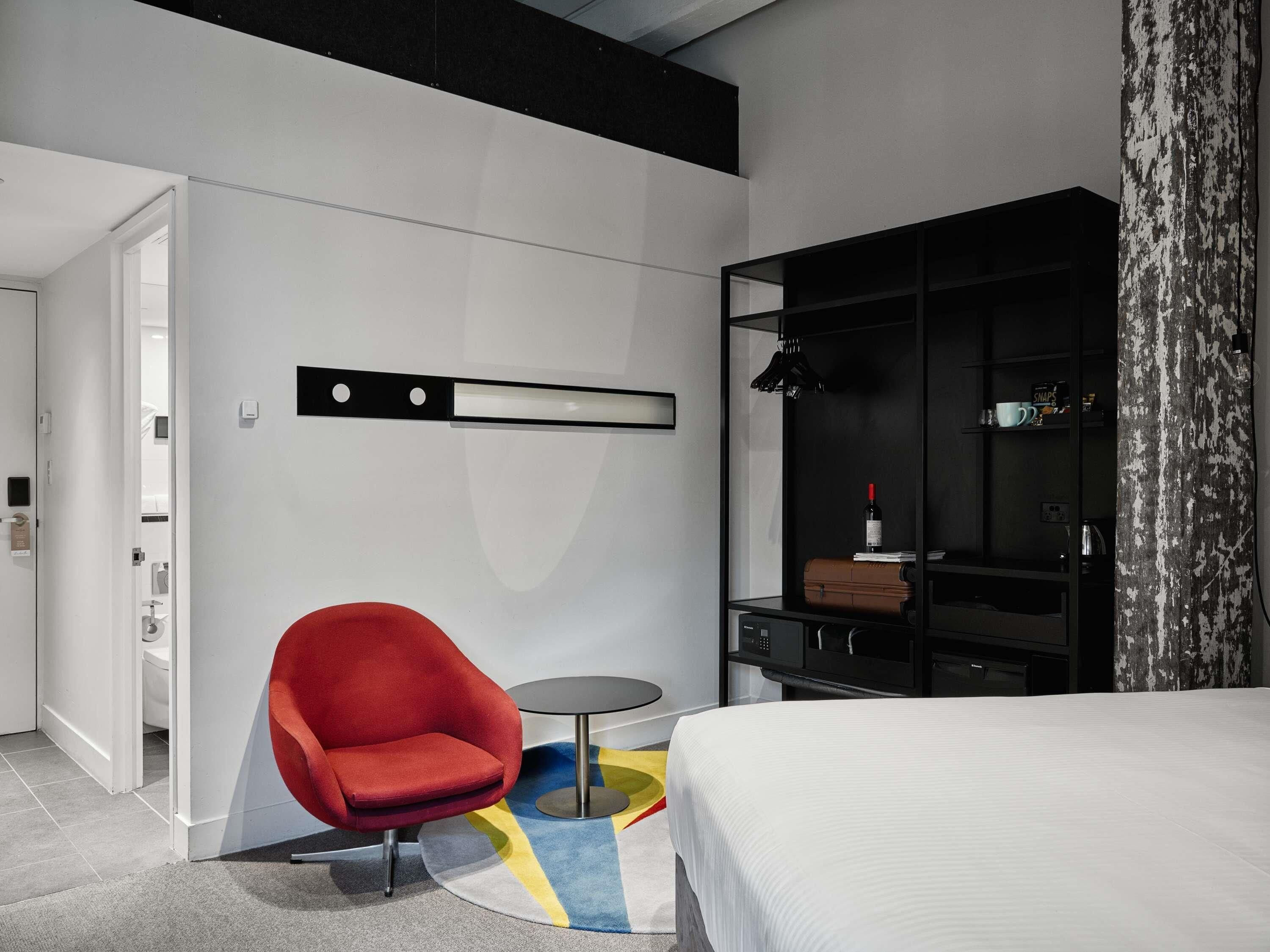 Romney Deluxe with 1 King Bed