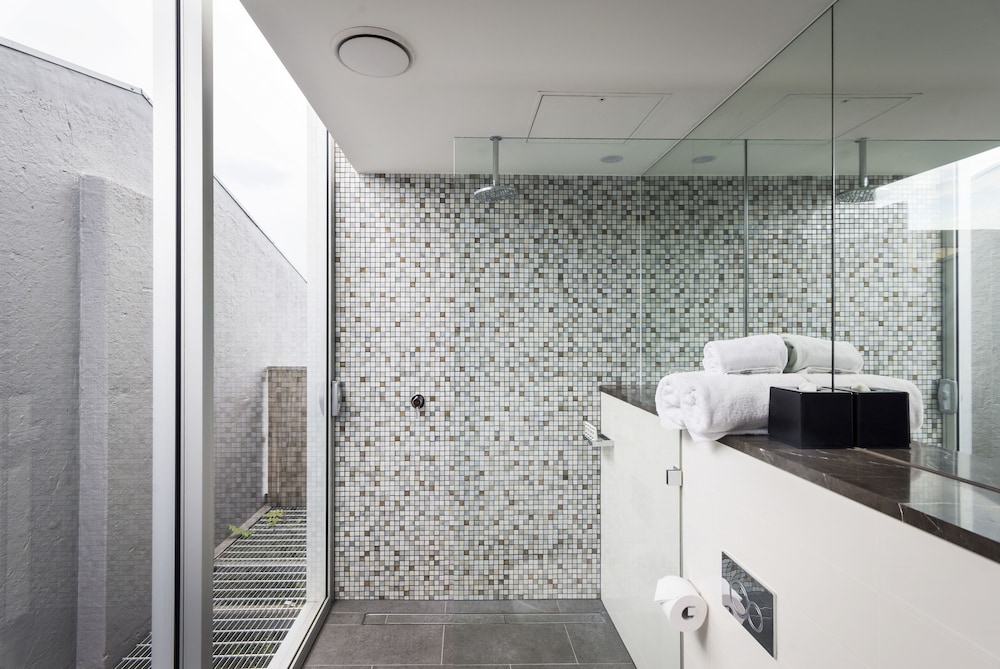 Hotel Woolstore 1888, Sydney - Handwritten Collection by null Hotel Woolstore 1888, Sydney - Handwritten Collection by null