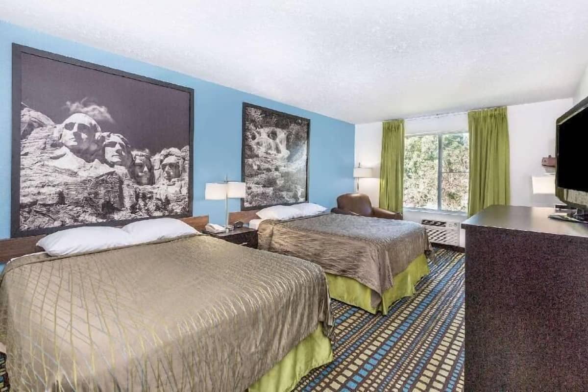 In-room safe, desk, blackout drapes, soundproofing