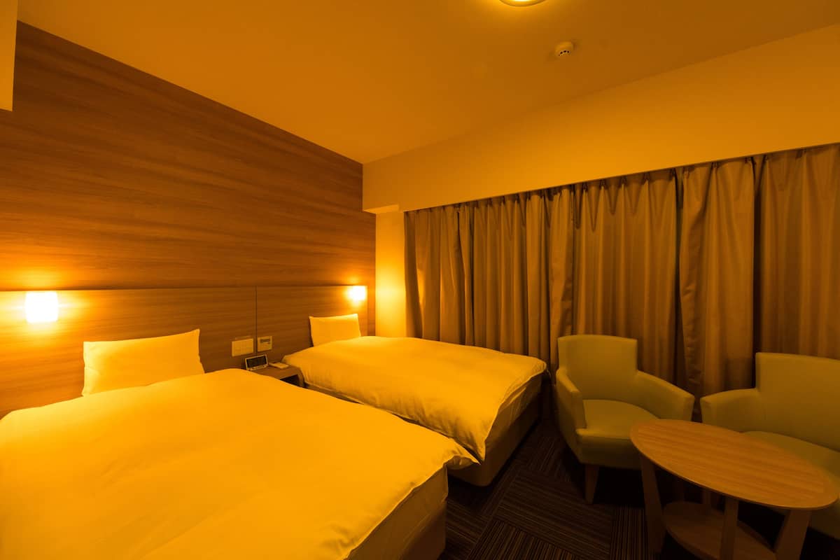 in-room safe, laptop workspace, blackout curtains, iron/ironing board