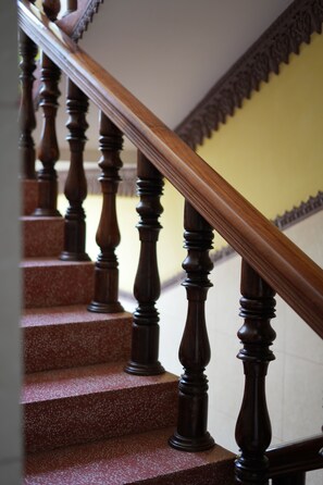 Escaleras con baranda