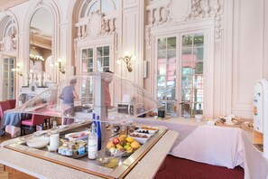 Daily buffet breakfast (EUR 14 per person) - Le Grand Hotel (Plombieres-les-Bains)