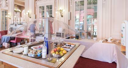 Le Grand Hotel