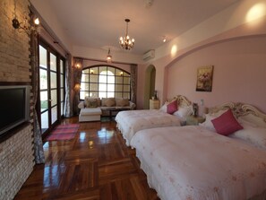 Grand-Vierbettzimmer, 2 Doppelbetten, Parkblick, Turm