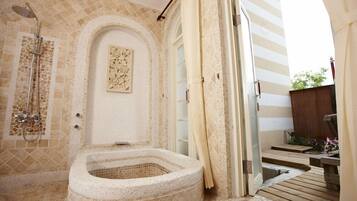 Baignoire relaxante profonde