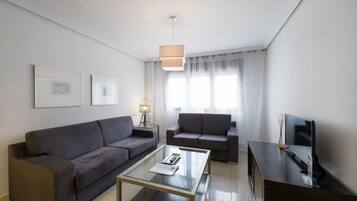 Apartment, 2 Bedrooms (duplex 6 pax) | Down comforters, memory foam beds, individually decorated