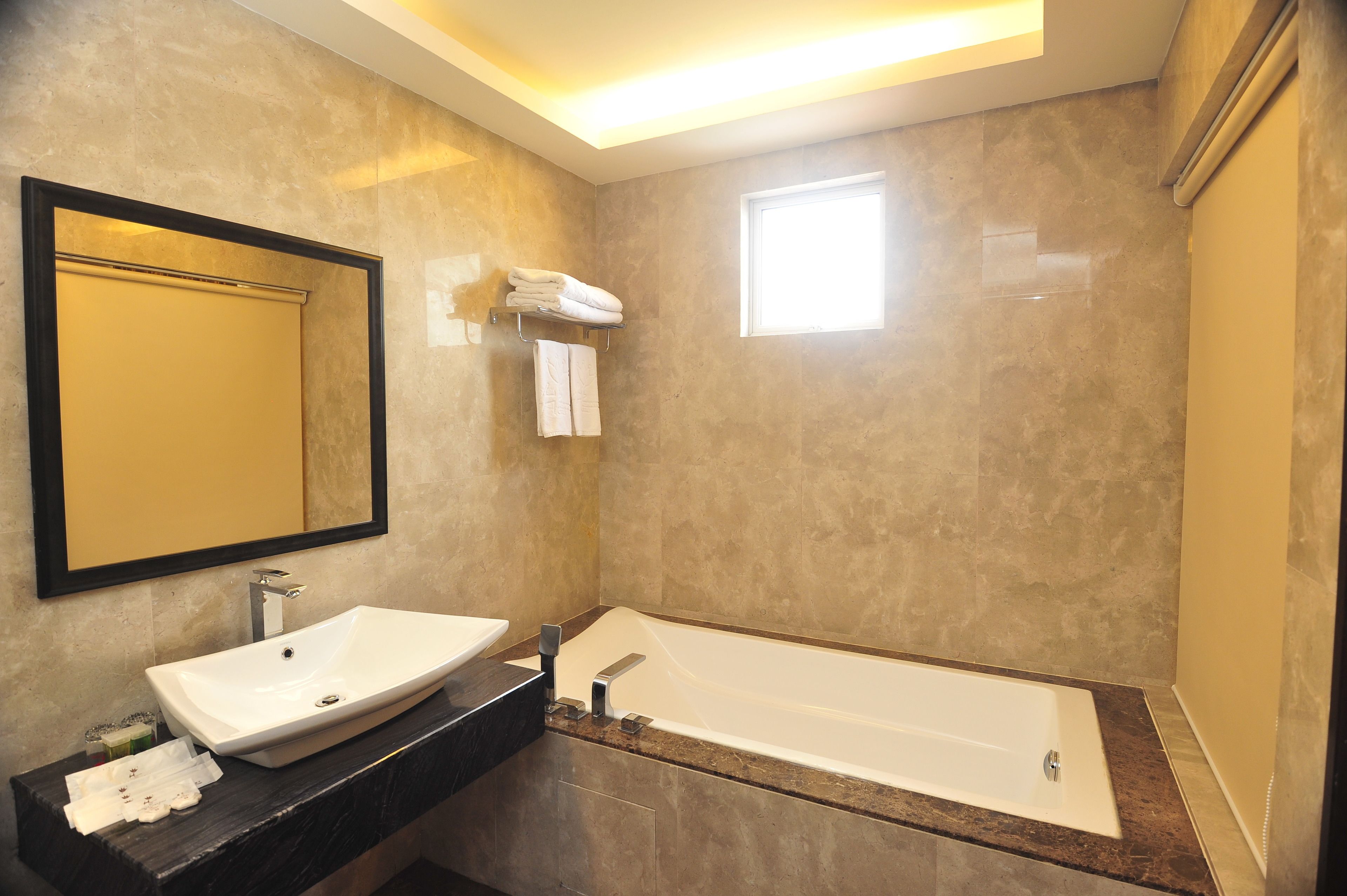 Foto - Hallmark Crown Hotel