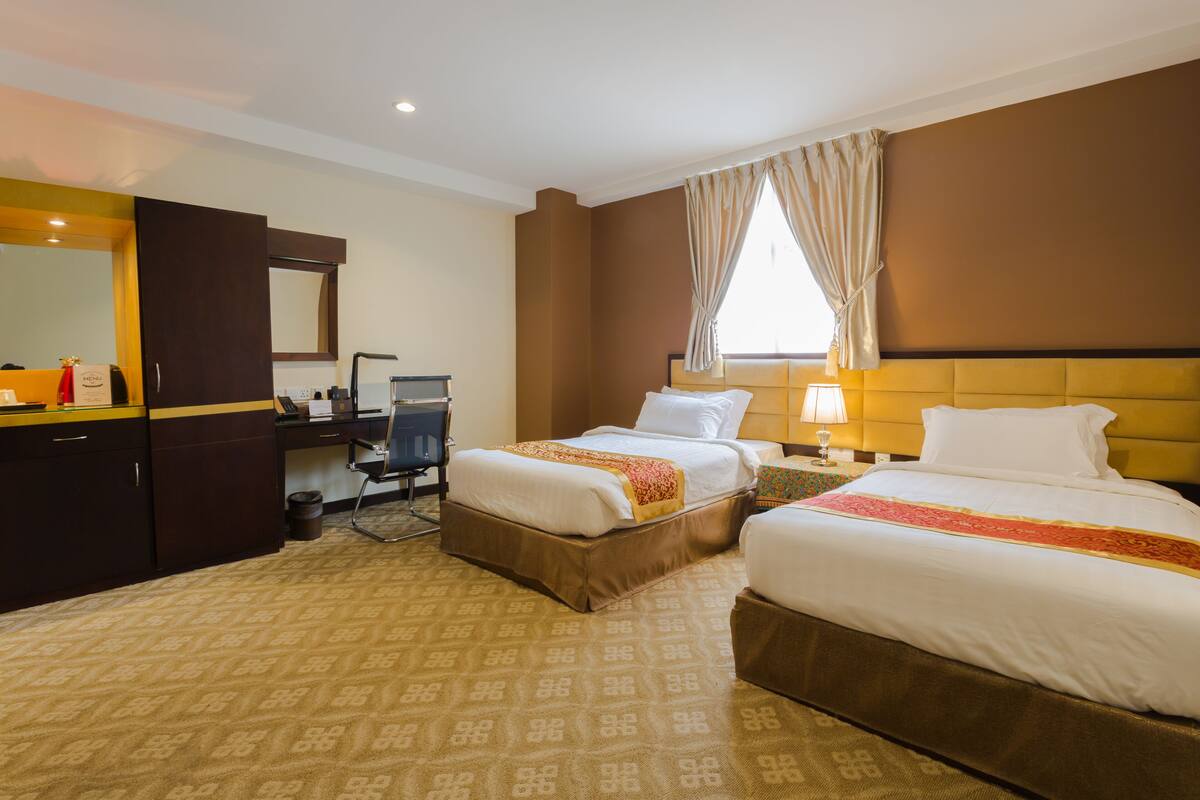 Deluxe Room, 2 Katil Bujang (Single) | Gebar bulu kapas, bar mini, peti besi dalam bilik, meja 